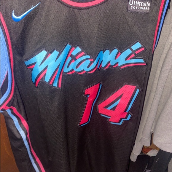 Nba Jerseys - Picture 2 of 6